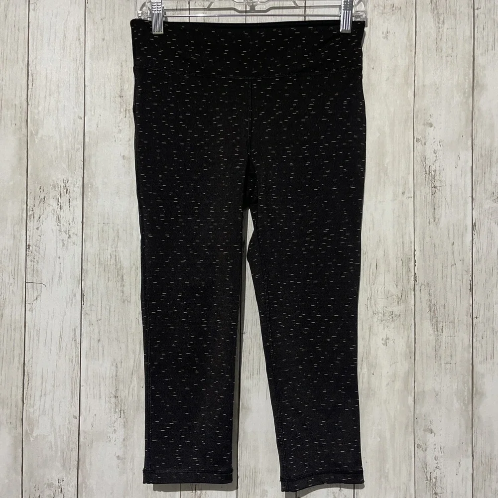 Xersion Womens Capri Leggings Small Black White Dash Print Fitted Athletic Pants